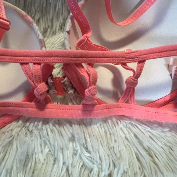 PINK Victoria Secret Bra 36D - Picture 6 of 9